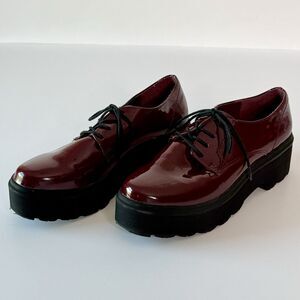 Forever 21 Women Oxford Sz 8 Burgundy Red Faux Patent Leather Lace Chunky Shoes